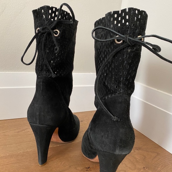 Hugo Boss  Booties size 8 - Picture 4 of 6